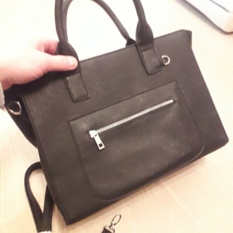 Стильная женска сумка кожзам сумочка черная новая.
Материал: кожазаменитель. Под. . фото 2