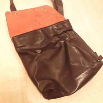 Стильная мужская сумка черная. Состояние 4 с 5. б/у.
Материал: натуральная кожа.. . фото 11