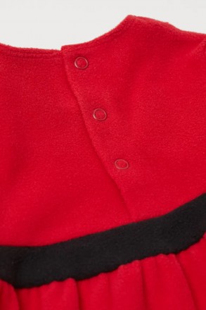 Костюм Санты из флиса с длинными рукавами, кнопками сзади и шапкой Санты в тон. . . фото 3