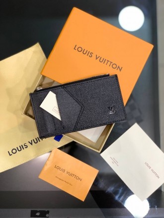
 
 Держатель для карт и монет Louis Vuitton черный в стиле "Taiga"
Цвет : черны. . фото 2