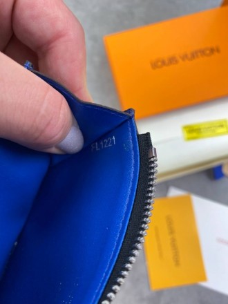 
 
 Держатель для карт и монет Louis Vuitton синий в стиле "Monogram"
Цвет : син. . фото 8