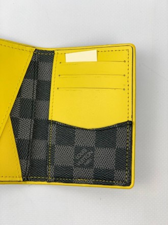 
 
 Кардхолдер-книжка Louis Vuitton 
Цвет : серый
Материал : канвас+кожа
Произво. . фото 3