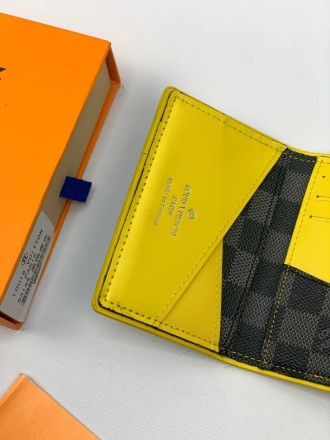 
 
 Кардхолдер-книжка Louis Vuitton 
Цвет : серый
Материал : канвас+кожа
Произво. . фото 4