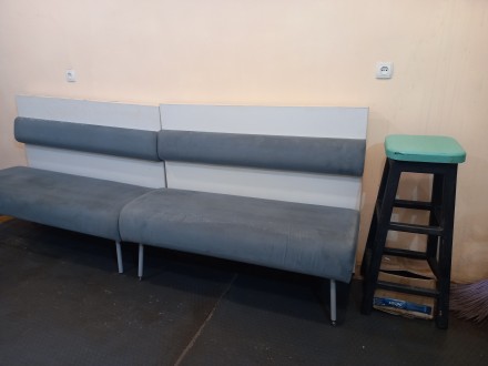 Меблі для кафе б/в (діванчики 4 шт+ барна стійка+барні стільці в доброму стані. . фото 2