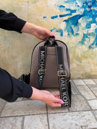 
Женский рюкзак стильный Michael Kors коричневый классический, повседневный
Наши. . фото 3