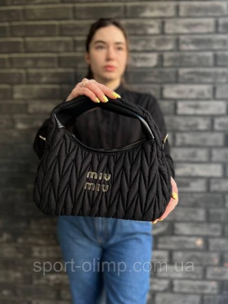 
Жіноча сумка через плече стильна Miu Miu класична, чорна текстильна
Наші перева. . фото 10