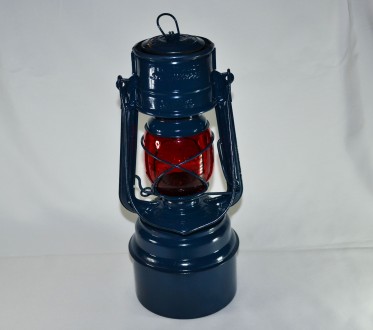 Керосиновая лампа Feuerhand Sturmkappe No. 276 W. Germany
Большой бак, рабочая,. . фото 2