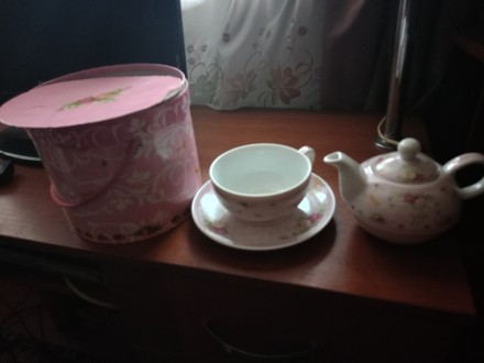 Продам новый чайный набор на 1 персону (заварник,чашка,блюдце).Очень удобно на р. . фото 2