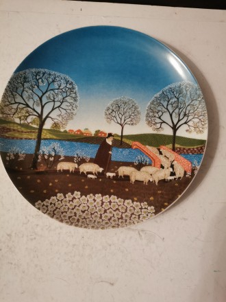 Коллекция фарфоровых тарелок Времена года на каждой тарелке изображены Зима Весн. . фото 10