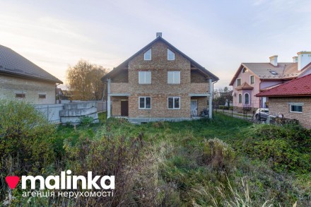 Продається двоповерховий цегляний будинок в селі Ременів, за адресою вулиця Макс. . фото 4