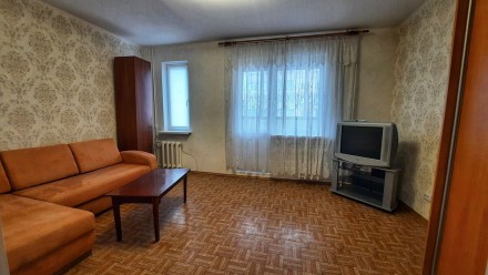Продажа 2-х кімнатної квартири біля метро Осокорки. 
Окремі дві кімнати з лоджія. . фото 2
