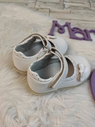 Детские туфли Clibee для девочки белые на липучке кожа лакированная
Состояние: б. . фото 6
