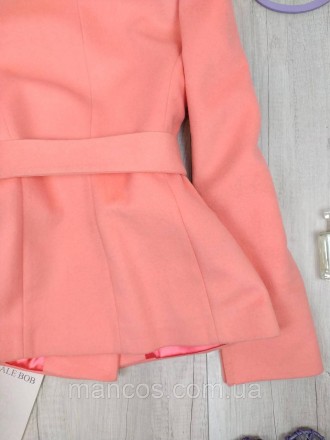 Женское короткое пальто VR персикового цвета с поясом 
Состояние: б/у, в очень х. . фото 7