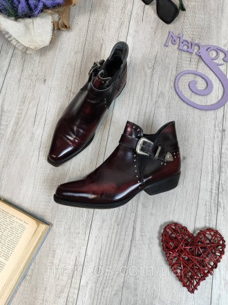 Эти женские бордовые ретро ботинки казаки представляют собой стильную обувь созд. . фото 2