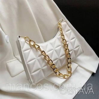 Женская маленькая сумка через плечо из полиуретана на цепочке белая