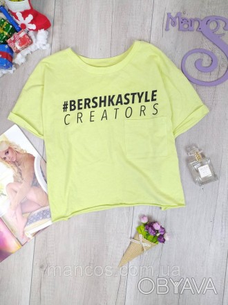 Женская футболка Bershka оверсайз салатового цвета с принтом и карманом Размер М