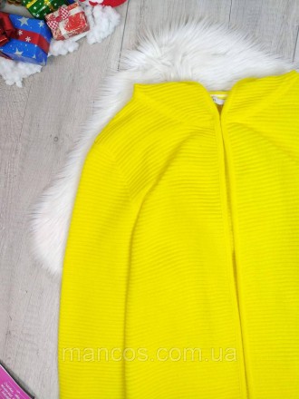 Теплый женский кардиган Сecil желтого цвета с капюшоном и карманами без застежки. . фото 3