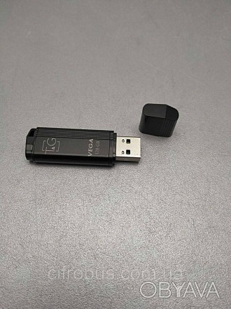 Интерфейс:	USB 2.0
Разъем:	USB Type-A
Объем памяти, ГБ:	128
Внимание! Комиссионн. . фото 1
