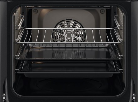 В духовке SurroundCook® Oven все будет приготовлено равномерно – от жареной кури. . фото 4
