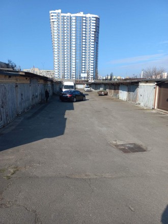 продам цегляний гараж, проспект Визволителів. Киев. фото 1 продам цегляний гараж, проспект Визволителів. Киев. фото 1