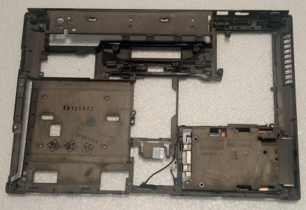 Нижня частина корпуса (піддон) з ноутбука HP EliteBook 8460p 642749-001 6070B047. . фото 3