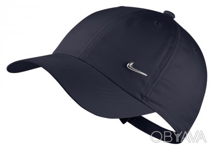 Кепка Nike METAL FUTURA CAP має мінімалістичний дизайн прикрашений акуратним лог. . фото 1