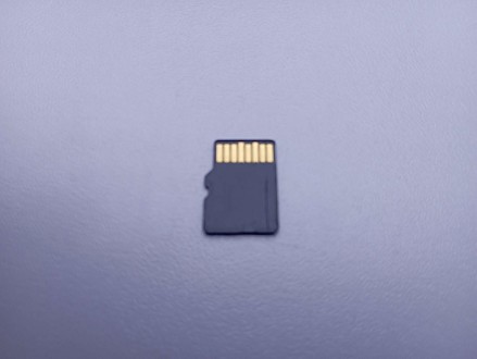 MicroSD 8Gb - компактное электронное запоминающее устройство, используемое для х. . фото 3