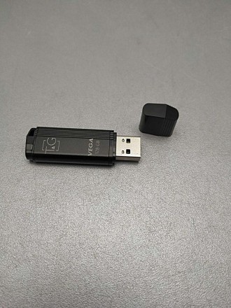 Интерфейс:	USB 2.0
Разъем:	USB Type-A
Объем памяти, ГБ:	128
Внимание! Комиссионн. . фото 2