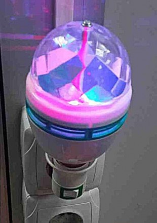 Вращающаяся разноцветная лампа LED Full Color Rotating Lamp.
Светодиодная лампа . . фото 2