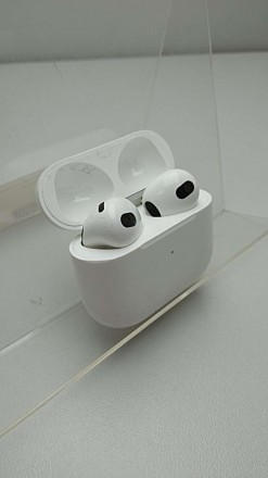 Наушники Apple AirPods 3 
Основні особливості:
- Керування дзвінками та програва. . фото 3