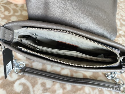 Нова сумочка середнього розміру, має два відділення, також відділення на блискав. . фото 6