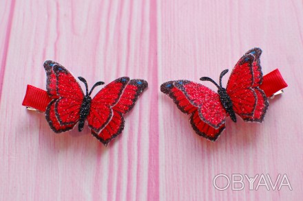 
Заколки-бабочки (двуусики) красного цвета - ручной работы. Подарите вашим мален. . фото 1