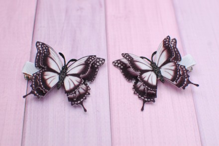 
Стильные, модные и яркие бабочки из плотной ткани белого цвета для маленьких мо. . фото 3