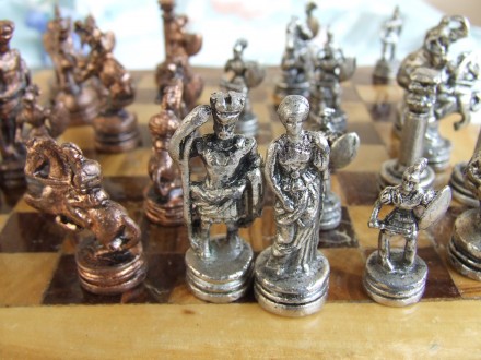 Шахматная доска с цынковыми или  оловяными   фигурами раз.20х20х7 см.
Все вопро. . фото 8