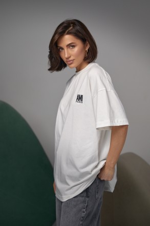 Женская хлопковая футболка с надписью Ami Paris слева на груди - стильная деталь. . фото 6