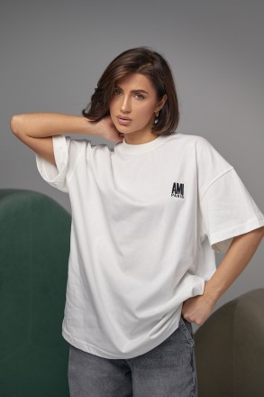 Женская хлопковая футболка с надписью Ami Paris слева на груди - стильная деталь. . фото 2