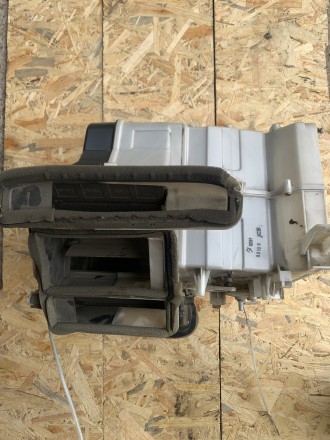 В наявності корпус радіатора обігрівача / пічки з радіатором 
Mazda 626 GF 
Без . . фото 8