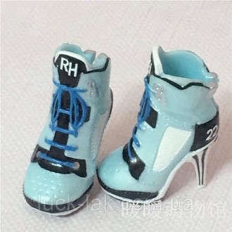 Одна пара оригинальной обуви для Рейнбоу Хай Rainbow High
В разновидностях может. . фото 2