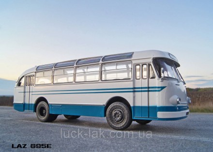 Масштабна колекційна модель автобуса середнього класу ЛАЗ 695Е в масштабі 1:43 (. . фото 3