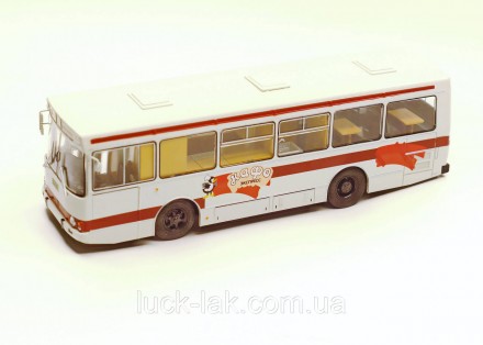 Масштабна колекційна модель автобуса середнього класу ЛАЗ 4969 "КАФЕ" у масштабі. . фото 4