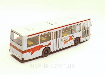 Масштабна колекційна модель автобуса середнього класу ЛАЗ 4969 "КАФЕ" у масштабі. . фото 6