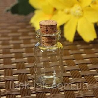 Скляна мініатюрна баночка з дерев'яним корком для зберігання дрібниць або створе. . фото 4
