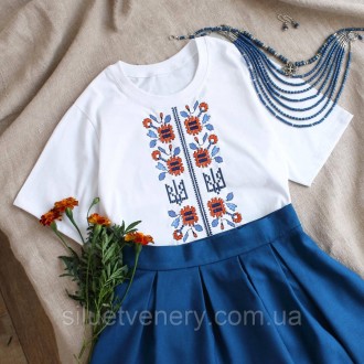 Бавовняна жіноча вишита футболка в українському стилі, прямого крою, з округлою . . фото 3