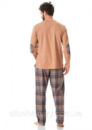 Тепла піжама, що поєднує бавовняний світшот і фланелеві штани коричневого кольор. . фото 5