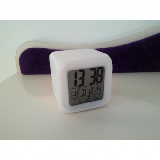Годинник хамелеон із термометром будильник-нічник
Усім давно відомий популярний . . фото 3