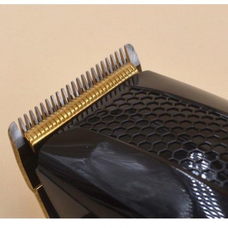 Описание Машинка для стрижки волос Geemy проводная триммер с насадками Чёрно-кра. . фото 11