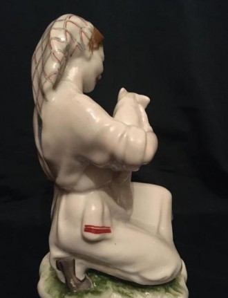 Фарфоровая статуэтка свинарка ЛФЗ . Оригинал. . фото 7
