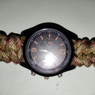 Наименование
Кварцевые часы с браслетом и компасом для выживания
Особенности ч. . фото 3