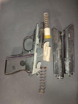 Металлический (алюминий) пистолет стрельбою пластиковыми пульками (неисправный).. . фото 3