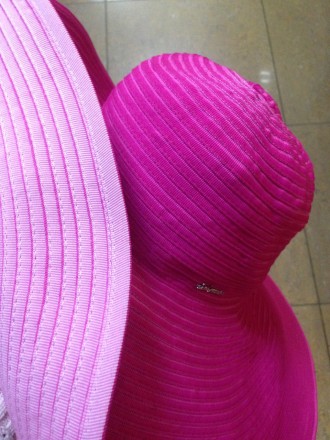  Шляпа женская широкие моделируемые поля .Цвет : малиновый снаружи , внутренняя . . фото 5